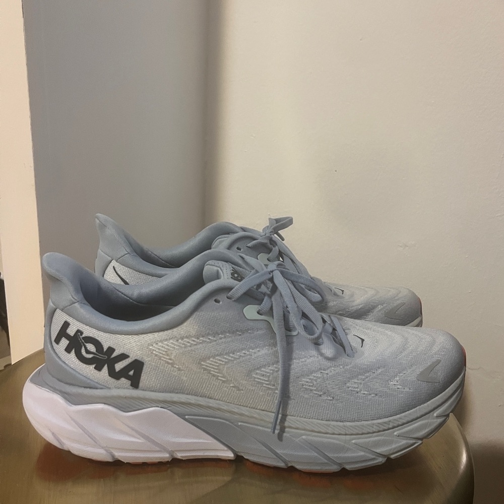 HOKA Arahi 6